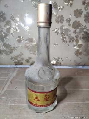 玉皇阁酒38度酒多少钱（玉皇阁贵宾用酒42度白酒多少钱一箱）-图1