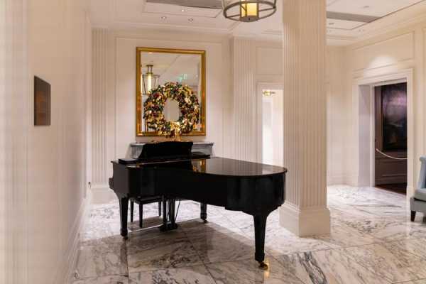 酒店大厅钢琴多少钱（酒店弹钢琴多少钱一个小时）-图3
